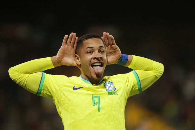 Barcelona Berhasil Menggaet Wonderkid 18 Tahun Bernama Vitor Roque, Intip Profil dan Rekam Jejaknya