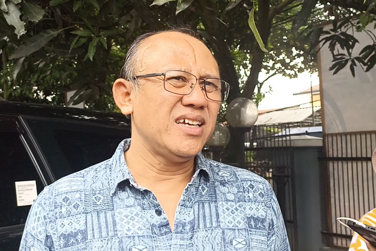 Minta Siswa Miskin Tak Dipungut Biaya,Ternyata Segini Harta Kekayaan Achmad Nugraha