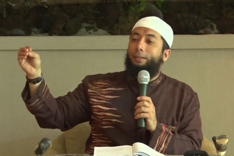 Bolehkah Seorang Muslim Menjaga Rahasia Orang Lain? Khalid Basalamah Ungkap Alasan Menajubkan Dibaliknya