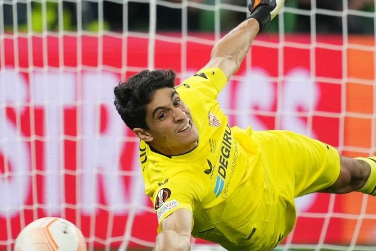 Berburu Kiper Baru, Manchester United Incar Yassine Bounou dan Jordan Pickford, Siapa yang Lebih Cocok?