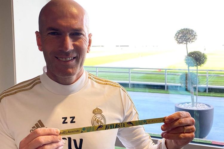 Terus Dihubungkan dengan Paris Saint Germain, Zinedine Zidane Buka Suara Sebut Bakal Kembali Melatih