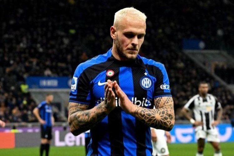 Manchester United  Dan Real Madrid Siap Saling Tikung Untuk Mendatangkan Federico Dimarco Dari Inter Milan