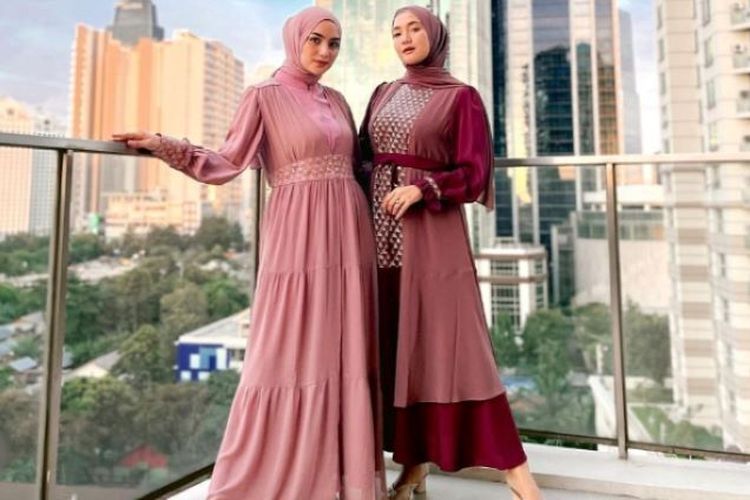 Tips Memilih Gamis yang Cocok untuk Jalan-Jalan Agar Terlihat Awet Muda