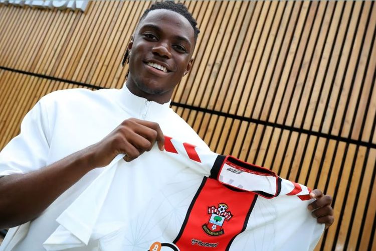 Langganan Rekrut Pemain dari Tim Degradasi, Liverpool Siap Amankan Gelandang Muda Southamton