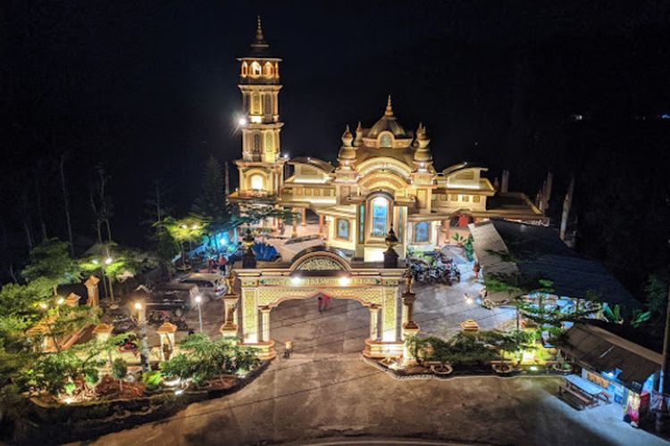 Beribadah di Masjid Tanpa Atap, Salah Satu Wisata Religi Ikonik yang Hanya Bisa Dijumpai di Kota Bengkulu