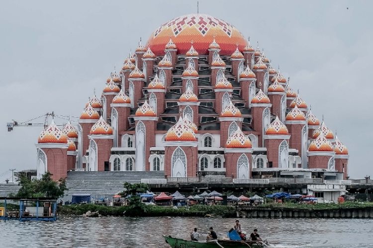 Diarsiteki Ridwan Kamil, Masjid di Makassar Ini Memiliki 99 Kubah dan Telan Biaya hingga 160 Miliar