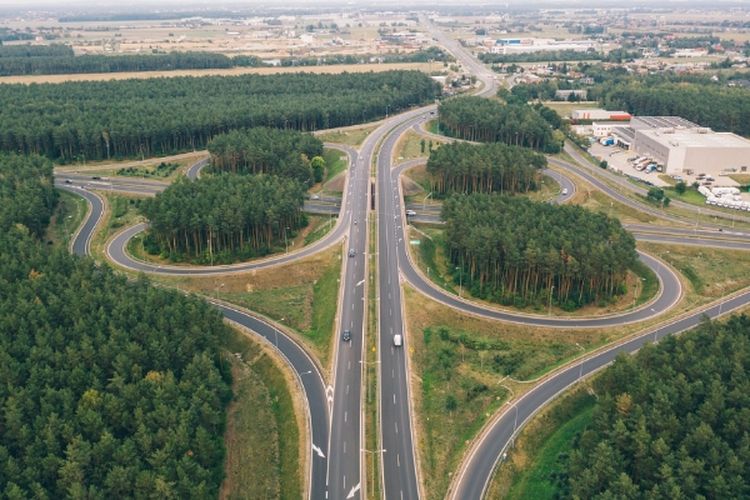 Jalan Trans Sulawesi Diperkirakan akan Memiliki Panjang 2000 Kilometer yang Menghubungkan Seluruh Provinsi