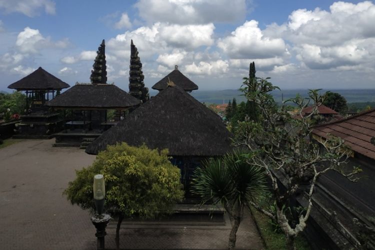 Berjarak 53 Km dari Denpasar, Pura Agung Ini Sudah Ada Sejak Pulau Jawa dan Bali Masih Menjadi Satu?