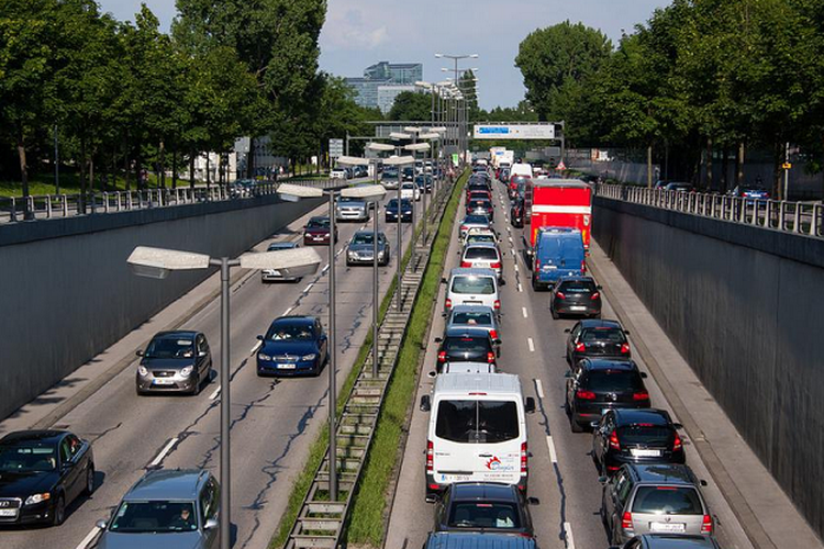 Tidak Kalah dengan Luar Negeri, Bisa-bisa Supir Ikutan Nyanyi di Jalan Tol yang Bisa Bunyi Ini!