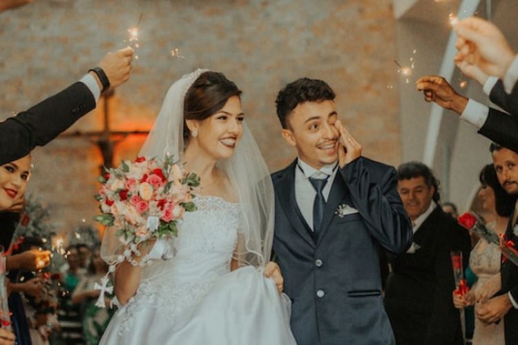 Girls, Pilih Nikah Muda atau Karir? Tips Ini Bisa Jadi Membuat Masa Depanmu Cerah