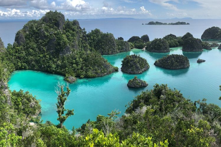 Jadikan Jawa Timur Mirip Raja Ampat, Wisata Pantai di Malang Ini Suguhkan Keindahan Pulau Karang