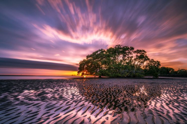 Pantai di Banyuwangi Ini Jadi yang Terpanjang se Jawa Timur, Punya Bukit Mini dan Tawarkan View Sunset Terbaik