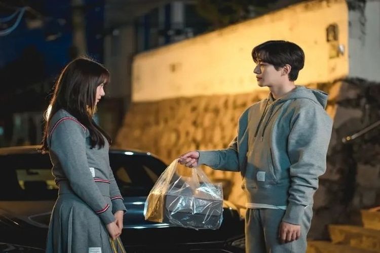 Lee Junho 2PM dan YoonA SNSD Cinlok dalam Drama ‘King the Land’