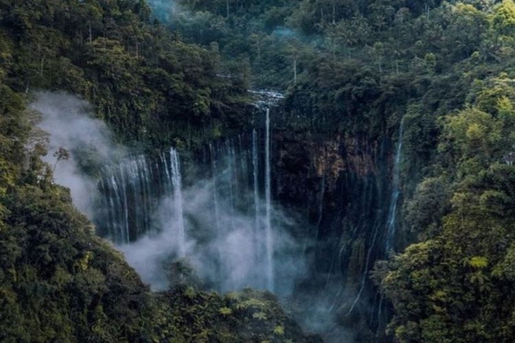 Serasa Berada di Surga, Begini Pesona Air Terjun Tumpak Sewu di Lereng Gunung Semeru