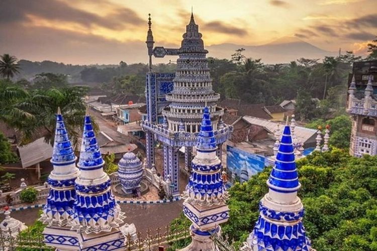 Dikabarkan Telan Rp 800 Milliar, Ternyata Masjid Megah di Malang Ini Bukan Dibangun oleh Manusia, Tapi…