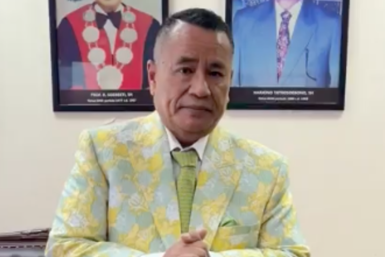 Seorang Nenek 80 Tahun Dipolisikan Karena Tuduhan Curi Kelapa, Hotman Paris Siap Ganti Rugi 100 Kali Lipat