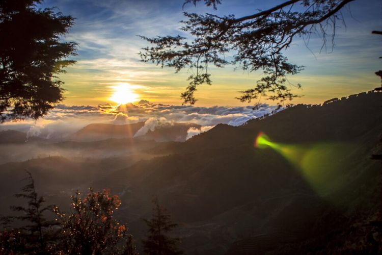Bak Negeri di Atas Awan, Indonesia punya Wilayah dengan Suhu 0 Derajat Celcius! Danau Ikut Membeku!