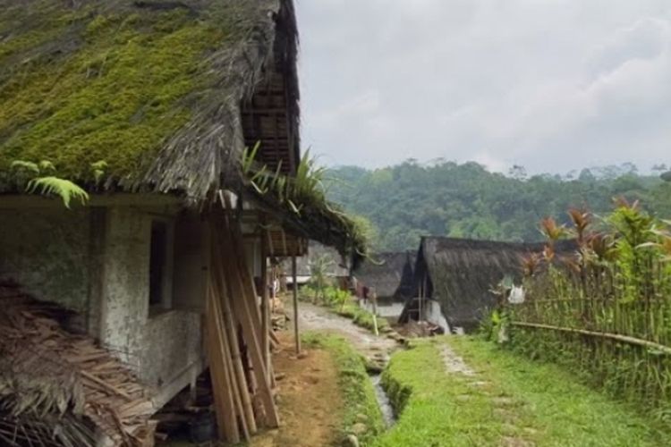 Dapat Tawaran Listrik Gratis Berkali-kali, Namun Kampung Naga di Jawa Barat ini Tetap Menolak, Kenapa?