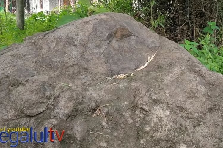 Bukan Milik Ponari! Batu Ajaib di Jombang Ini Bisa Datangkan Barang Kebutuhan Secara Gratis, Ada Unsur Sihir?