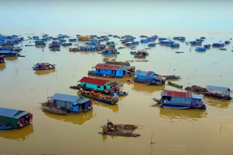 Tidak Miliki Daratan, Kampung di Kalimantan Timur Ini Pilih Bangun Rumah di Atas Air