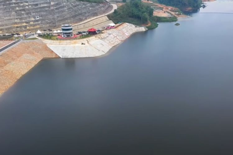 Telan Biaya Rp1,78 Triliun, Bendungan di Lampung Ini Sajikan Panorama Senja Memukau, Auto Jadi Tempat Healing