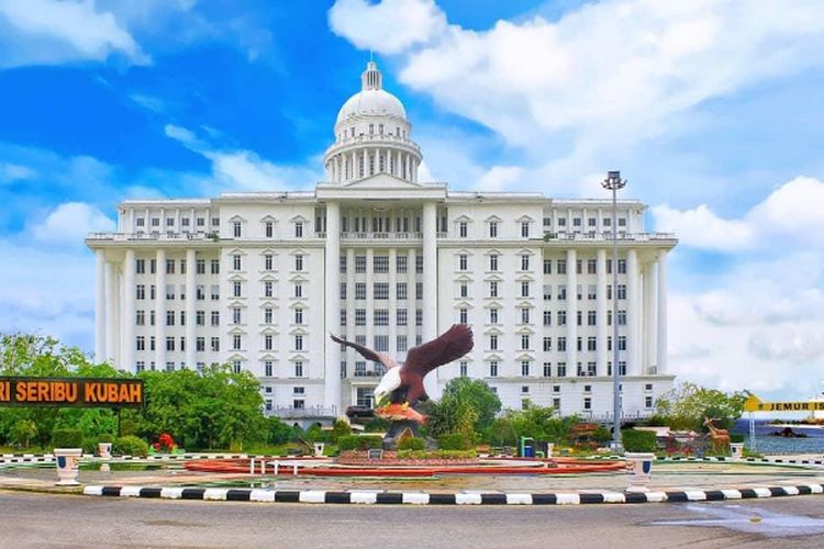 Kucurkan Dana Hingga 160 Miliar, Kantor Bupati Bak Hotel Bintang 5 di Riau Ini Malah Ambruk Hilang dari Peta