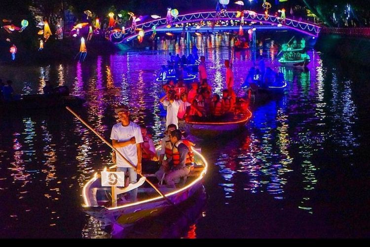 Cuma Bayar Rp 4000 Bisa Telusuri Sungai Kalimas? Wisata Perahu di Surabaya Ini Tawarkan Sensasi Berbeda