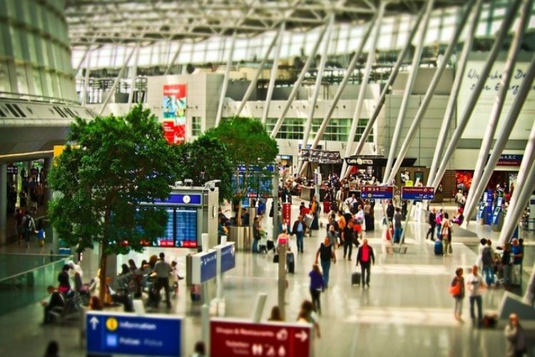 Luasnya Mencapai 300 Ha, Bandara di Kalimantan Timur Ini Punya Fasilitas Mall Mewah Ala Hotel Berbintang!