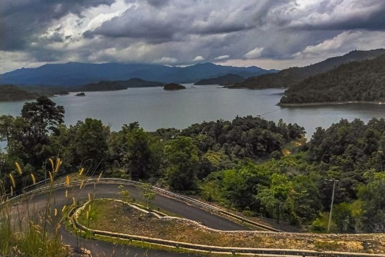 Telan Biaya Rp920 M, Bendungan Terbesar di Lampung ini Muat Tampung 690 juta m3 Air dan Sajikan Alam Memukau