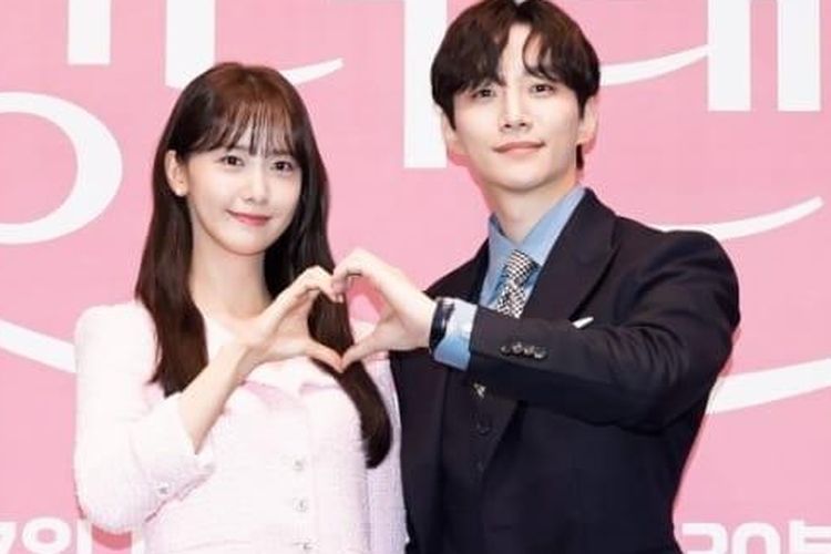 ‘Orang Dalam’ Sebut Hubungan Lee Junho dan YoonA Bukan Gimmick, Fix Pacaran?