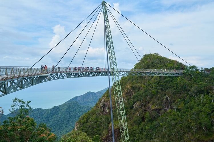 Terpanjang di Asia Tenggara, Jembatan Situ Gunung Sukabumi Ketinggian 200 Meter Bikin Andrenalin Meluap
