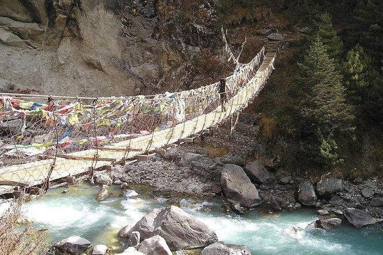 Gunakan APBN Rp 3 Miliar, Jembatan Gantung di Pelosok Manado ini Hadiah Dari Masa Lalu Yang Mengharukan