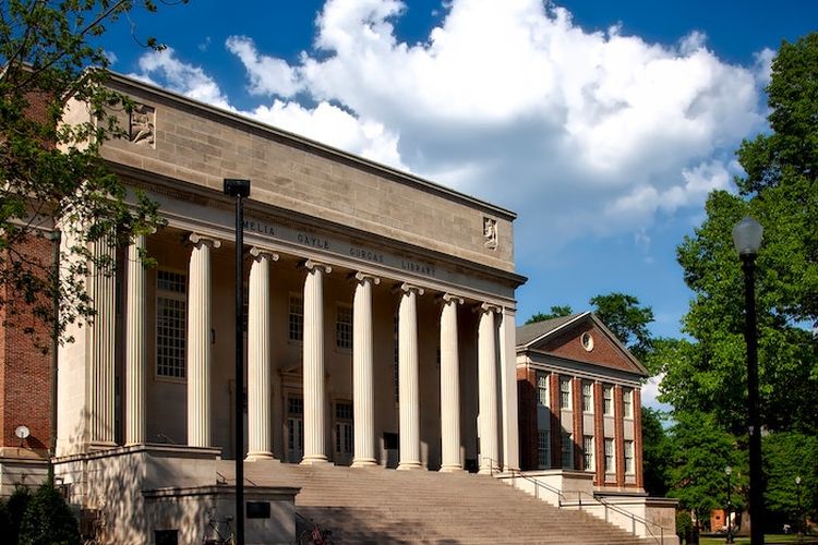 Pecah Rekor! Fakultas Hukum di Sumatera Utara Ini Dinobatkan Sebagai Fakultas Terbaik, Apakah Kampusmu?