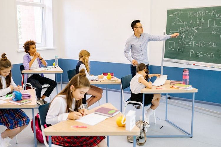 Sambut Tahun Ajaran Baru, Kenali Perbedaan Kurikulum Merdeka Belajar dengan Kurikulum 2013