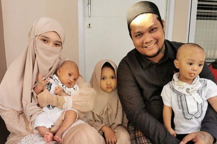 Gagal Mediasi, Inara Rusli dan Virgoun Sama-sama Akan Memperjuangkan Hak Asuh Anak