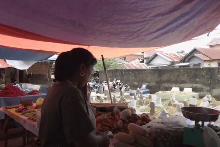 Berdiri Sejak 2004, Pasar Terunik di Palembang, Sumatera Selatan Ini Berada di Tengah-Tengah Kuburan!