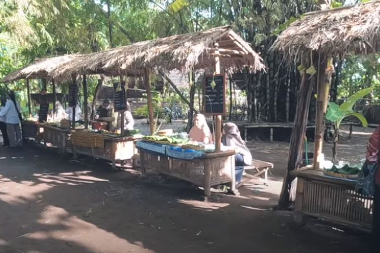 Bukan Pakai Rupiah! Pasar Tradisional di Jombang, Jawa Timur Ini Malah Gunakan Bambu Sebagai Alat Transaksi