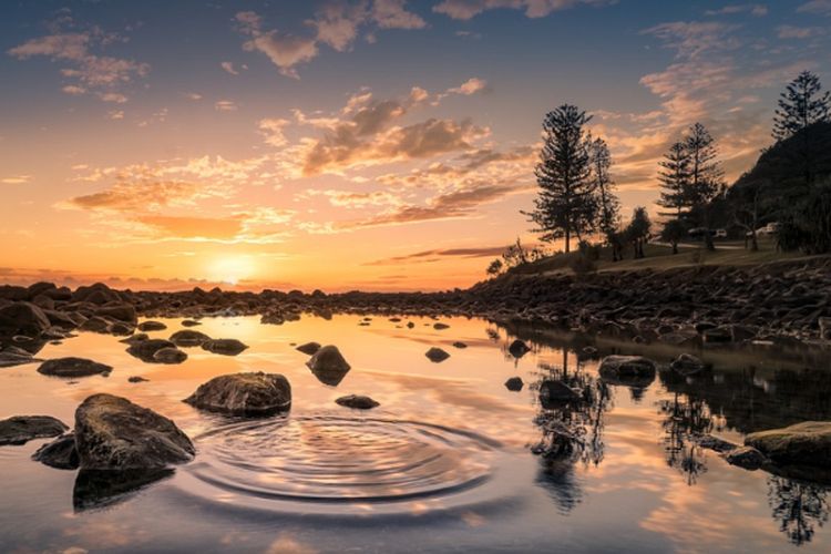 Membentang 30 ha, Danau Cantik di Jambi Ini Dihiasi Panorama Gunung Raksasa dan Hamparan Lahan Aneka Rempah