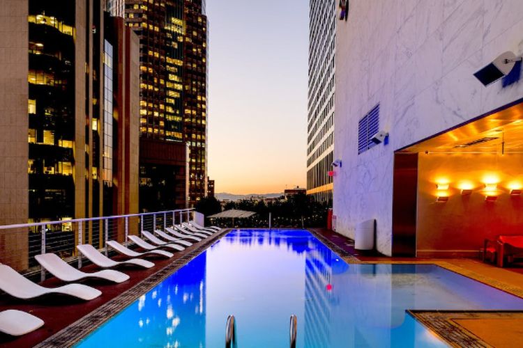 Hotel Sultan di Makassar yang Terhubung dengan Mall Panakkukang Ini Sediakan Private Jacuzzi di Setiap Kamar?