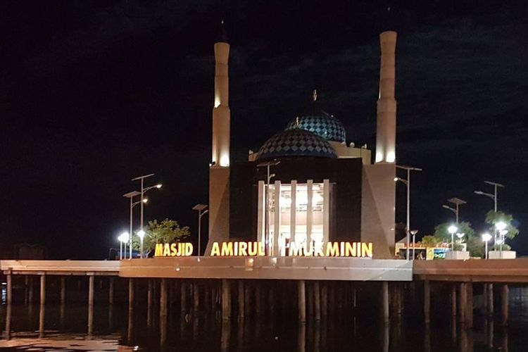 Tampak Elok dan Gagah, Masjid Terapung di Makassar Sulawesi Selatan Ini Anggarannya Capai Rp 35 Miliar?