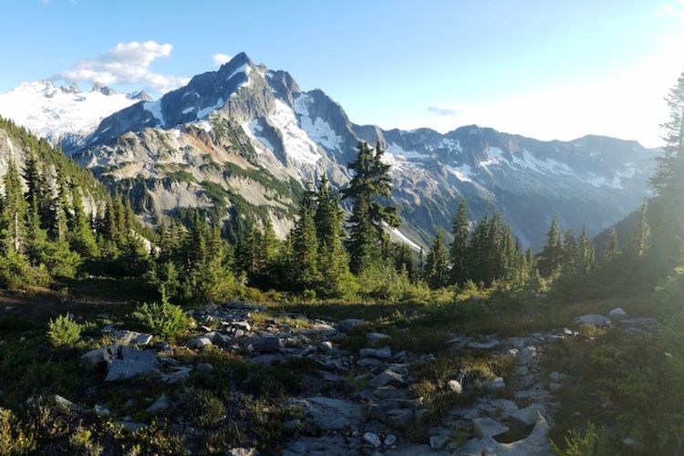 Puncaknya ada yang Capai 3.195 Mdpl, Inilah 7 Gunung Tertinggi di Sumatera Selatan, Indahnya Bukan Main!