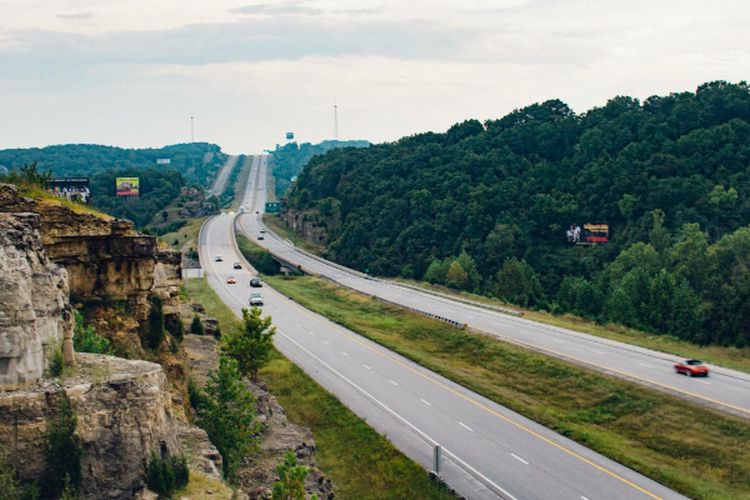 Mulai Digarap, Ruas Jalan Tol Probowangi Senilai Rp 10,7 T di Jawa Timur Ini Belah Bukit di Dekat PLTU Paiton
