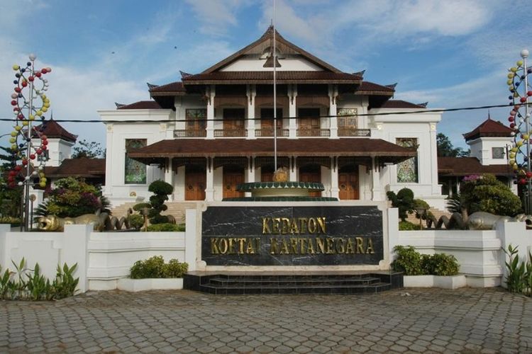 Bukan Hanya di Jogja, Kalimantan Timur Juga Punya Peninggalan ‘Keraton’ yang Menjadi Destinasi Wisata