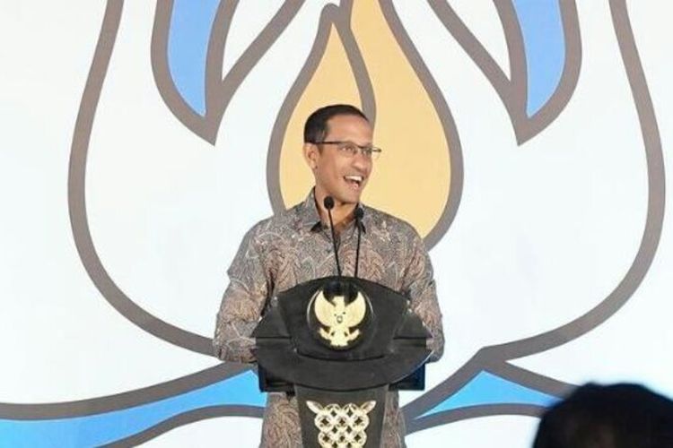 Geger! Nadiem Makarim Bikin Skripsi Kini Tidak Lagi Wajib Bagi Mahasiswa! Netizen Tuai Pro dan Kontra