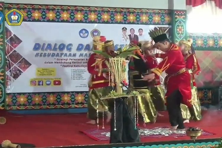 Terlihat Ekstrem! Tarian Asal Provinsi Jambi Ini Justru sebagai Sarana Komunikasi dengan Roh Nenek Moyang?