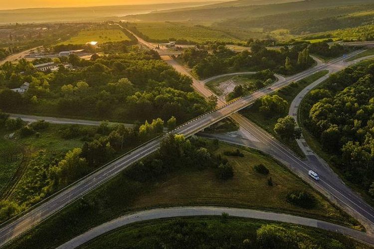 Ganti Rugi Lahan hingga 6 Triliun? Jalan Tol Ini Disebut Akan Jadi Segitiga Emas di Jawa Tengah