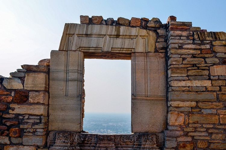 Tidak Hanya di Jawa, Candi Peninggalan Majapahit Ternyata Juga Ditemukan di Kalimantan Barat!