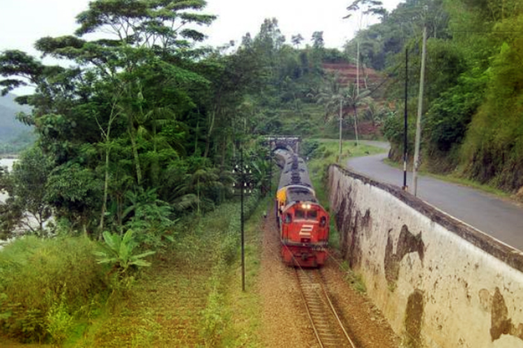 Berdiri Sejak 1878! Stasiun Ini Jadi yang Tertua di Jawa Timur, Apakah Masih Beroperasi?