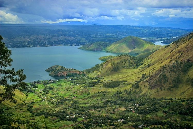Sekeping Surga yang Tuhan Berikan Bisa Disaksikan di Danau Toba Sumatera Utara, Seneng Banget!