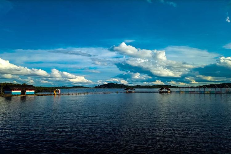 Dijuluki Seribu Pulau, Kalimantan Barat Punya Wisata Danau Terbesar dan Paling Luas! Dimanakah Lokasinya?